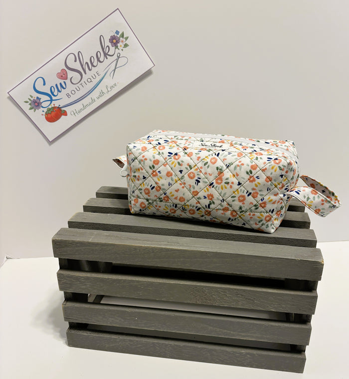 Rosebud - Medium Floral Zip Case